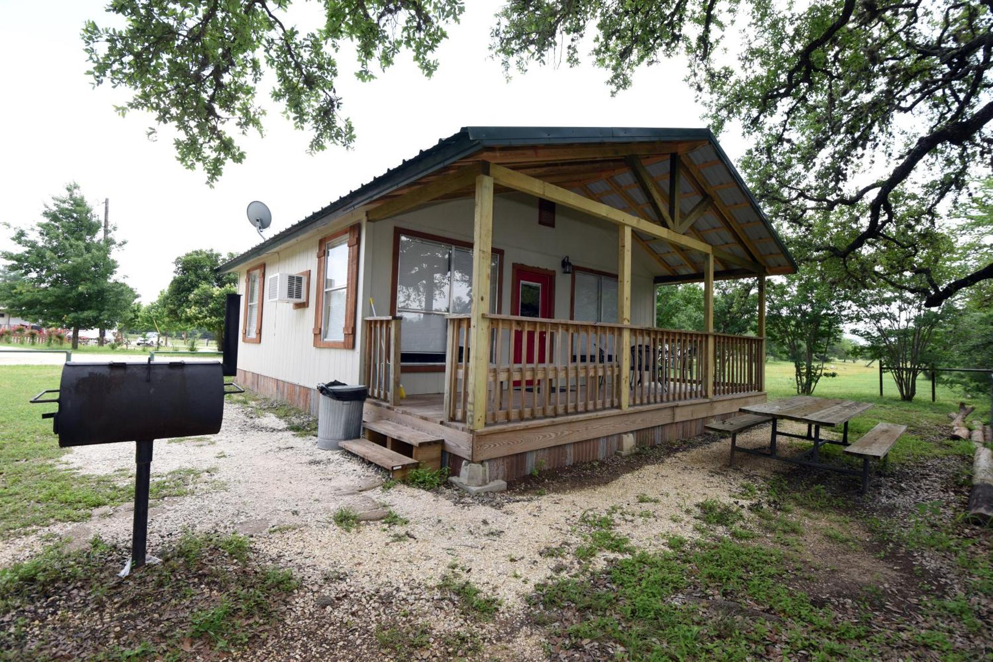 River Bluff Cabins Rio Frio Экстерьер фото