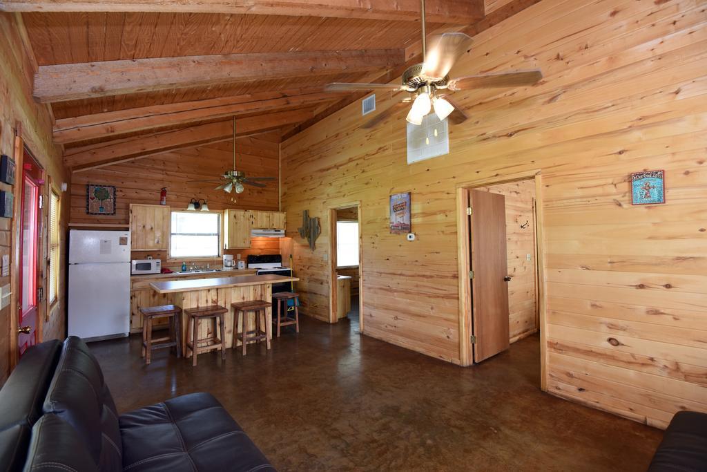 River Bluff Cabins Rio Frio Экстерьер фото