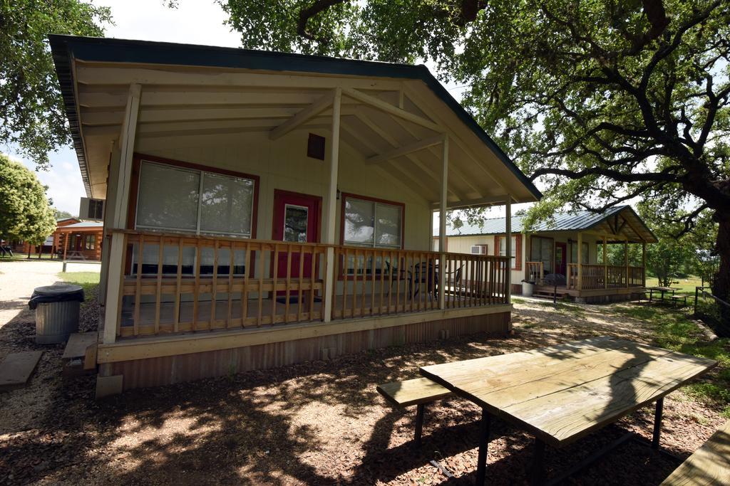 River Bluff Cabins Rio Frio Экстерьер фото