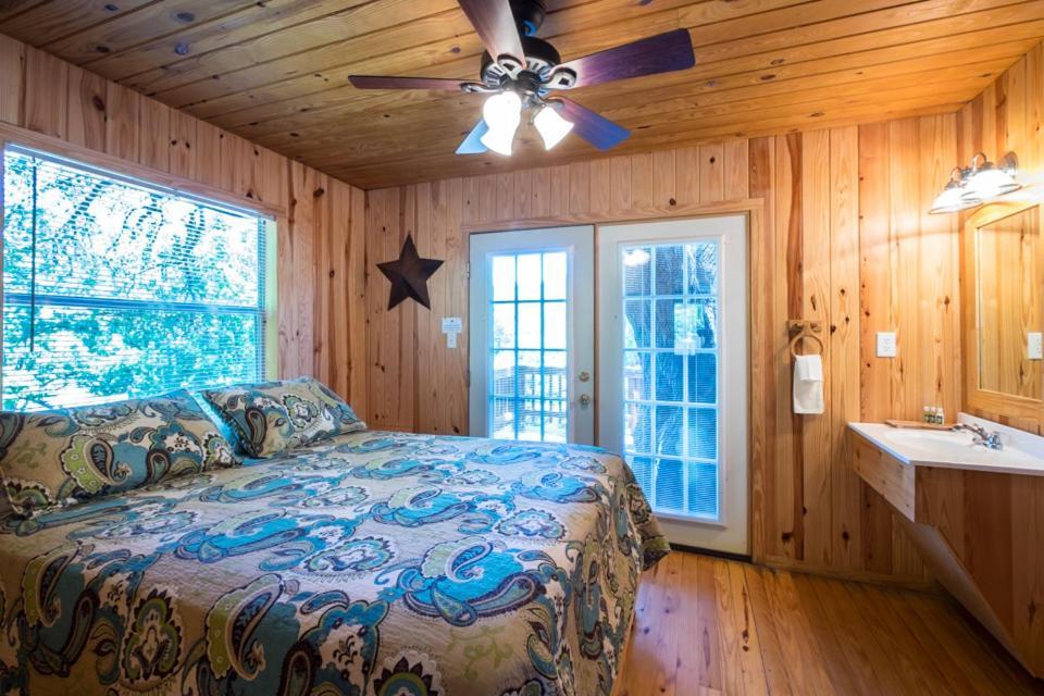River Bluff Cabins Rio Frio Экстерьер фото