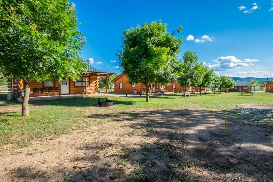 River Bluff Cabins Rio Frio Экстерьер фото